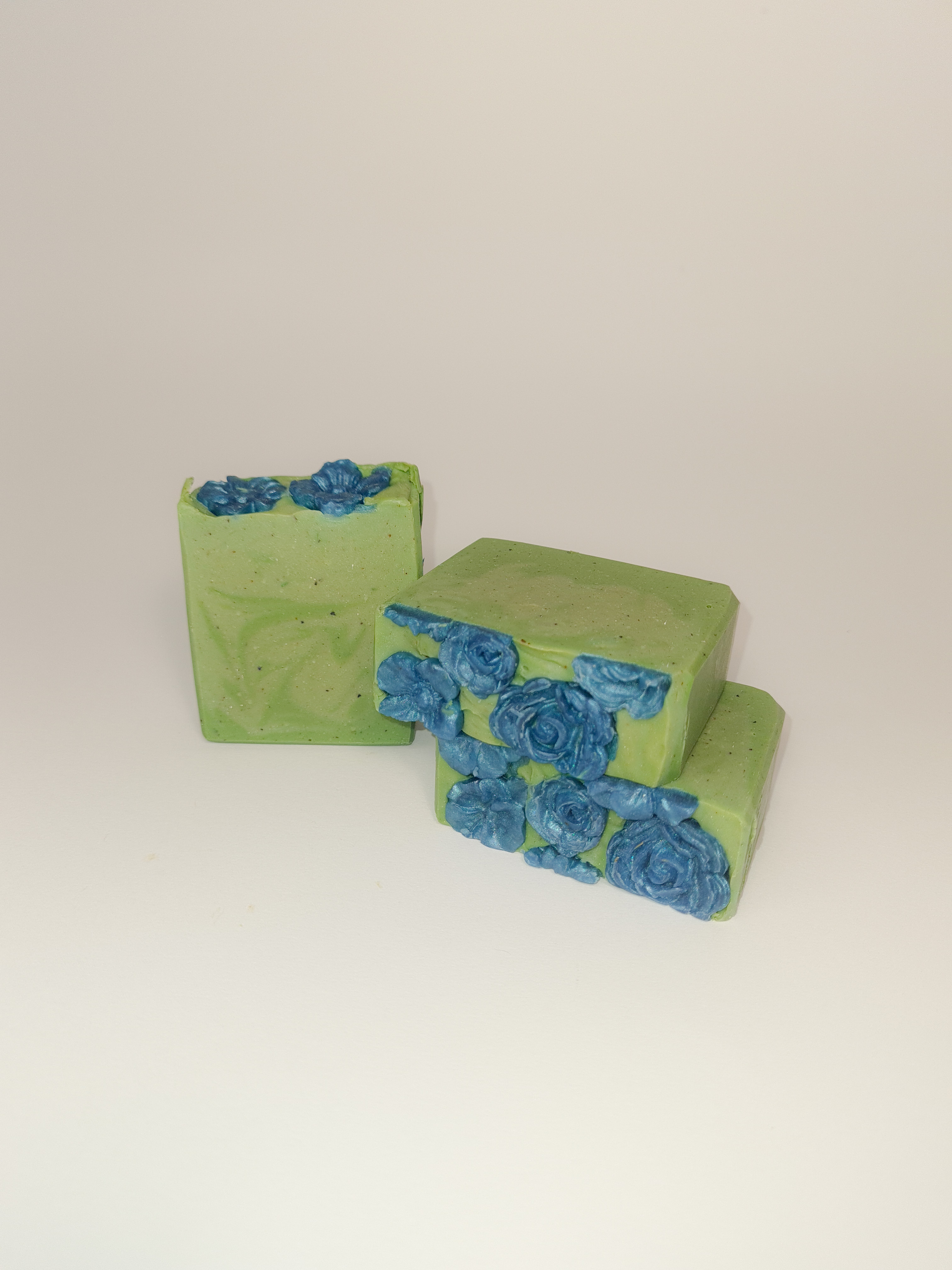 Milo modra vrtnica-vzbrst.si